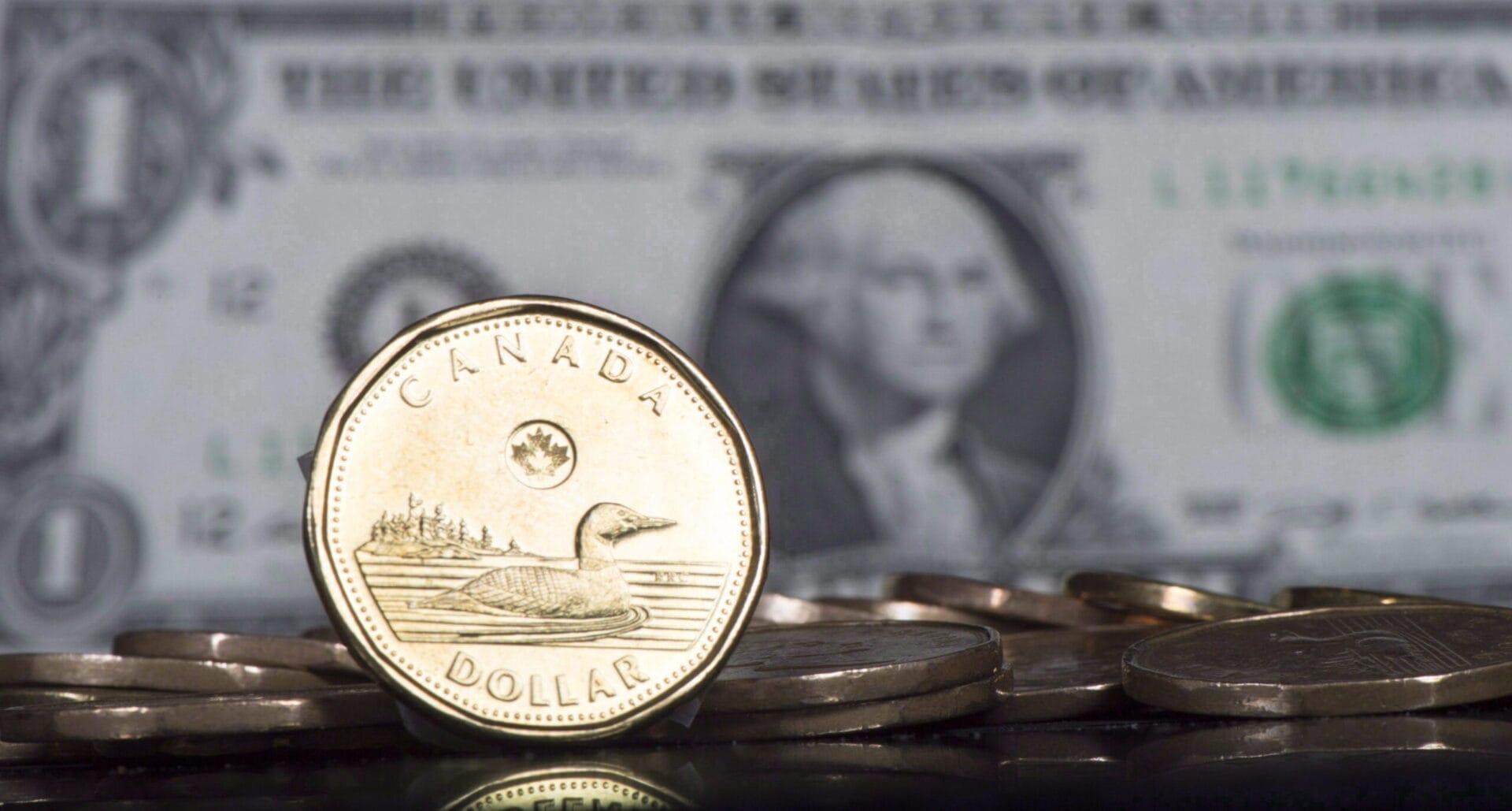 the-loonie-is-faltering-here’s-why-the-us.-fed-might-provide-a-lift