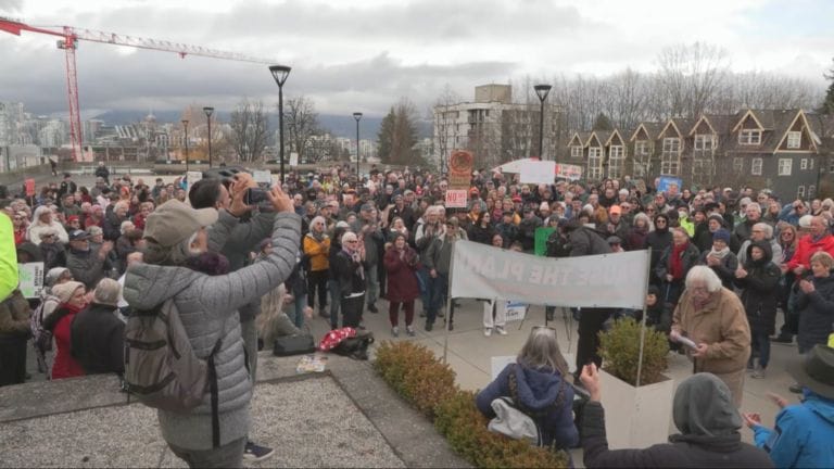 hundreds-rally-at-vancouver-city-hall-calling-for-‘pause’-to-broadway-plan-–-ctv-news-vancouver