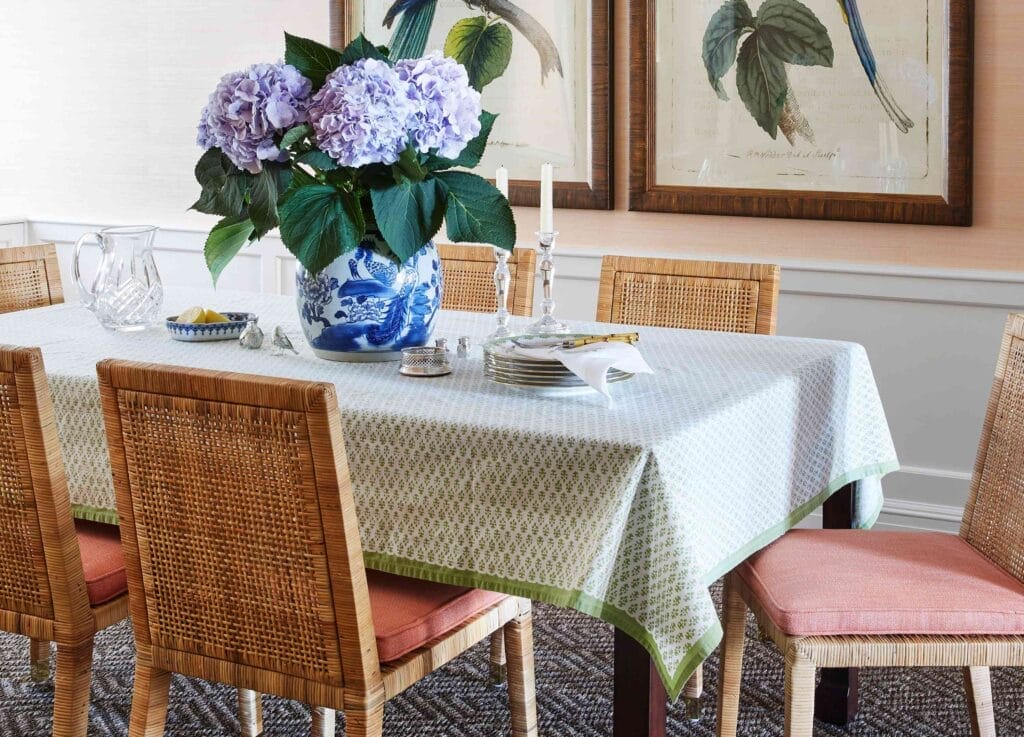 how-to-clean-tablecloths-the-right-way