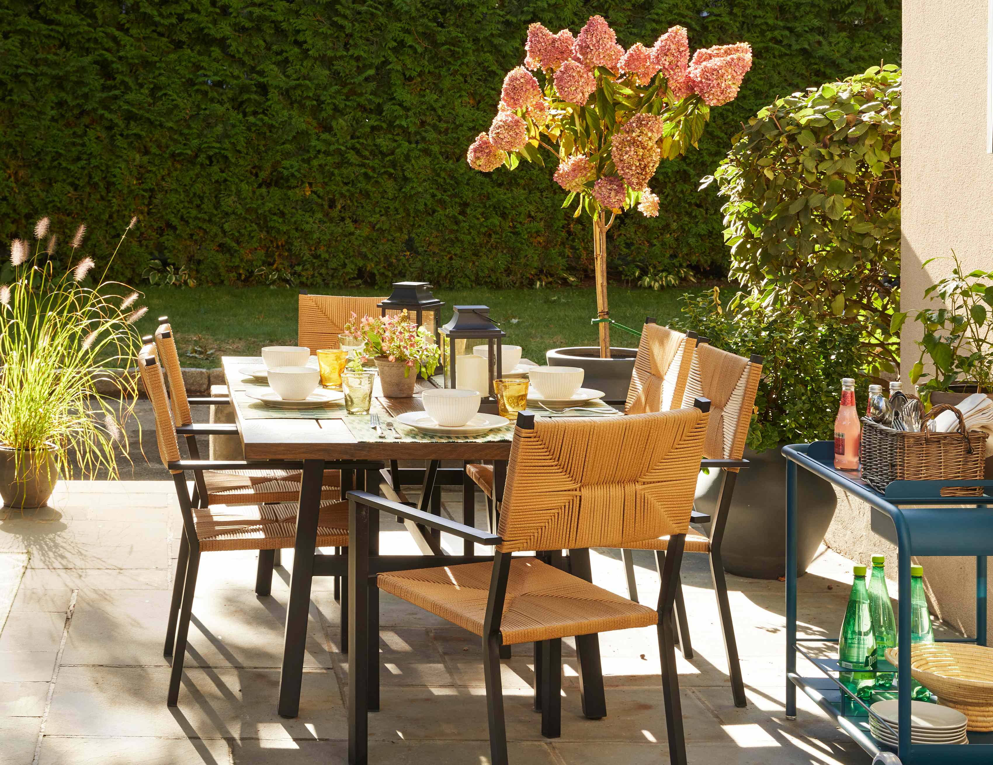 8-patio-furniture-trends-designers-swear-by-for-an-outdoor-escape