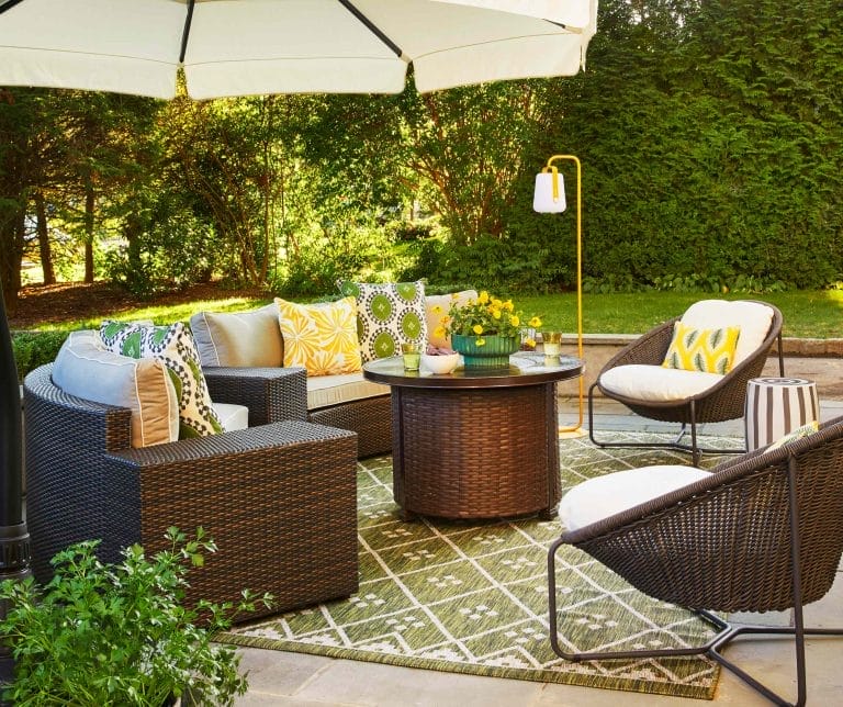 6-patio-pieces-you-didn’t-know-you-could-(and-should!)-clean-with-dish-soap